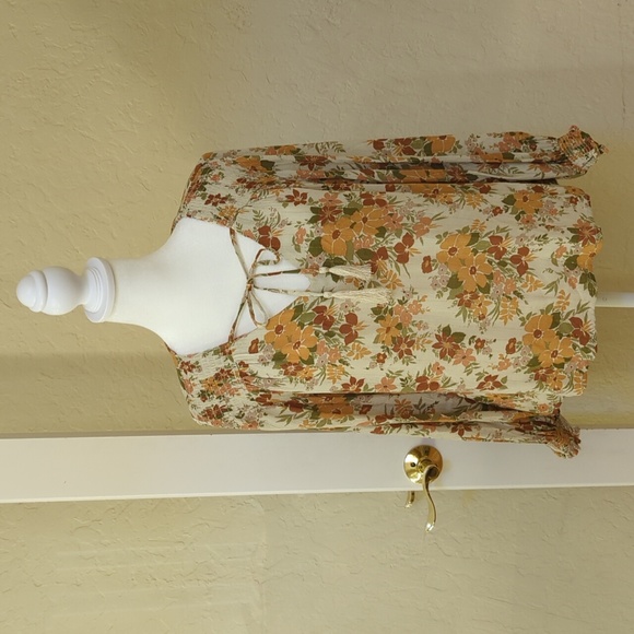Cupcakes & Cashmere V Neck Floral Peasant Blouse with Tie Tassels Size XS - Picture 2 of 10
